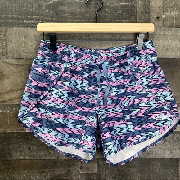 The North Face Class V Shorts in Coastal Fjord Blue Painted Ikat Print - Picture 2 of 9